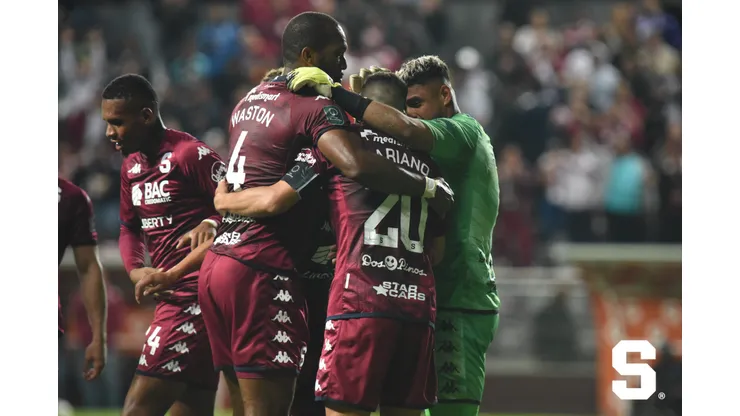 Figura de Saprissa podría convertirse en legionario ante dos ofertas desde Europa