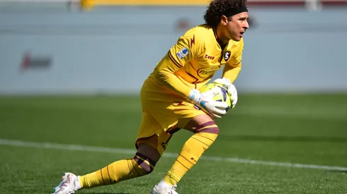 Guillermo Ochoa sigue destacándose en la Serie A