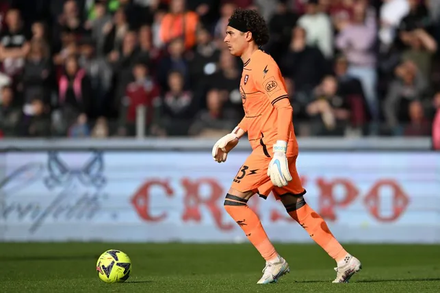 Guillermo Ochoa con el Salernitana / Getty