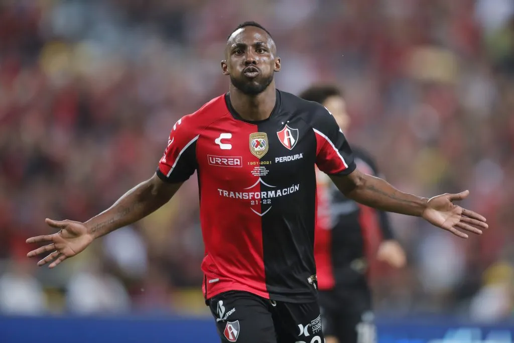 Julián Quiñones con el Atlas de México / Getty