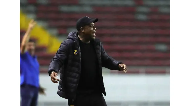 Hernán Medford maneja oferta de club sudamericano