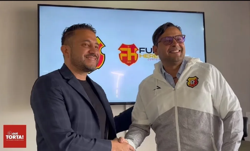 Jeaustin Campos firmó como nuevo DT de Herediano.