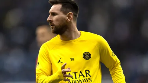 RIYADH, SAUDI ARABIA - JANUARY 19: Lionel Messi of Paris Saint-Germain warms up prior to the Winter Tour 2023 friendly between Paris Saint-Germain and Riyadh XI at King Fahd International Stadium on January 19, 2023 in Riyadh, Saudi Arabia. (Photo by Yasser Bakhsh/Getty Images)