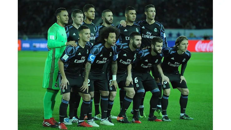 YOKOHAMA, JAPAN - DECEMBER 15: Players of Real Madrid pose for a team photo before the FIFA Club World Cup Japan semi-final match between Club America v Real Madrid at International Stadium Yokohama on December 15, 2016 in Yokohama, Japan. (Photo by Matt Roberts/Getty Images,)