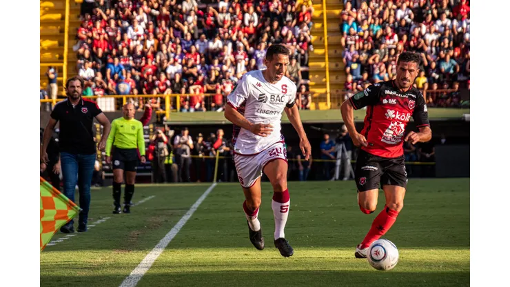 ¿Cuándo y contra quiénes juegan Saprissa y Alajuelense por la fecha 18?
