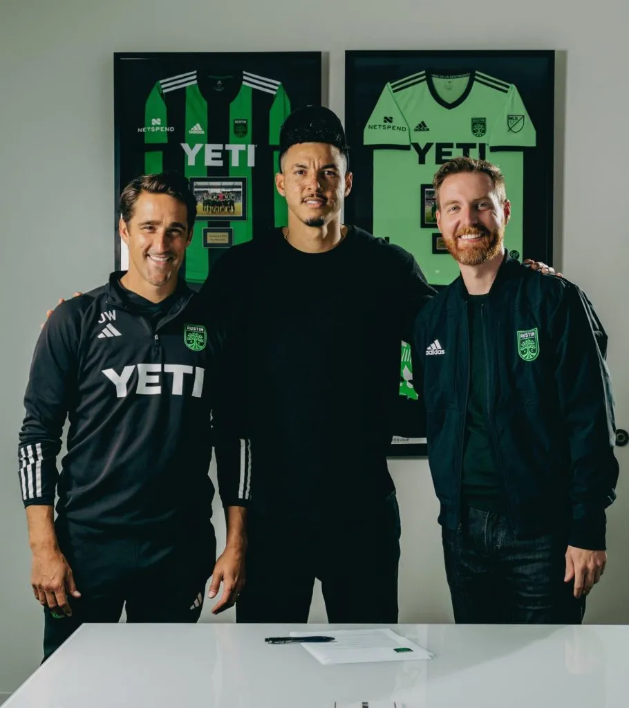 El DT del club y el director deportivo alaudieron la labor de Cruz en el equipo y apoyaron su permanencia (Austin FC)