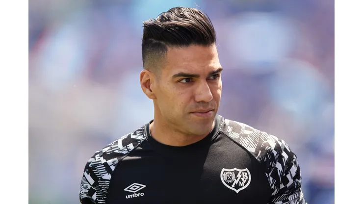 GETAFE, SPAIN - MAY 08: Radamel Falcao of Rayo Vallecano de Madrid looks on as he walks to the bench prior to start Radamel Falcao the La Liga Santader match between Getafe CF and Rayo Vallecano at Coliseum Alfonso Perez on May 08, 2022 in Getafe, Spain. (Photo by Gonzalo Arroyo Moreno/Getty Images) (Photo by Gonzalo Arroyo Moreno/Getty Images)