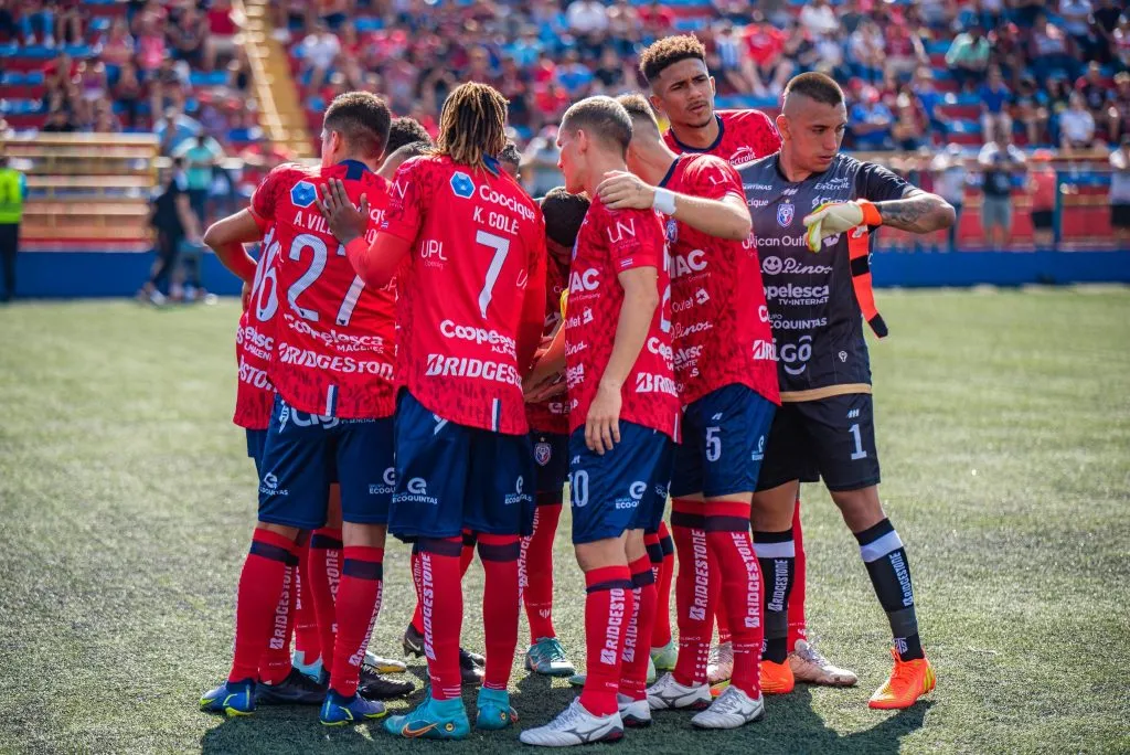 San Carlos se encuenra en mitad de la tabla con 19 unidades, en la sétima casilla (ADSC)