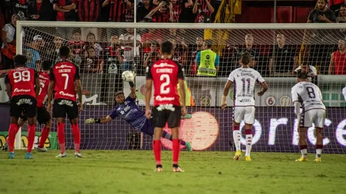 ¿Cuanto tiempo le tomaría a Alajuelense empatar a Saprissa en clásicos ganados?