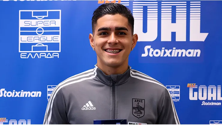 Luis Palma recibe un nuevo galardón en el Aris FC de Grecia