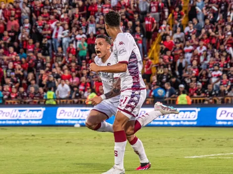 Así salieron los jugadores morados que estaban en las gradas del estadio Alajuelense (VIDEO)