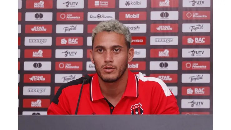 Ángel Tejeda deja Alajuelense y se acerca a un club hondureño