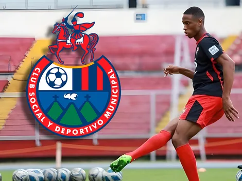 Esto pagaría Municipal para contratar a Edgardo Fariña