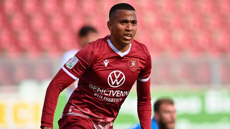 Reggina de Rigoberto Rivas no pudo cumplir su objetivo de la temporada (Reggina)