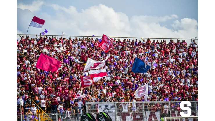 Deportivo Saprissa pagará una multa tras los insultos a Jafet Soto