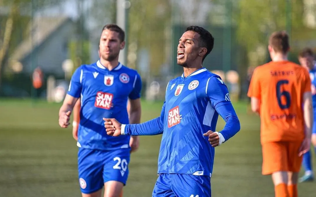 Ariagner Smith anotando con el Panevezys (Panevezys)