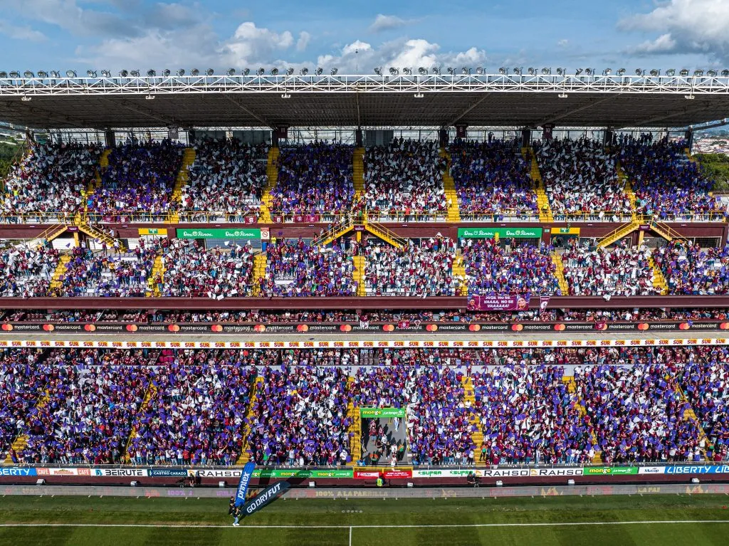 La afición saprissista pide a gritos un estadio más grande (Saprissa)
