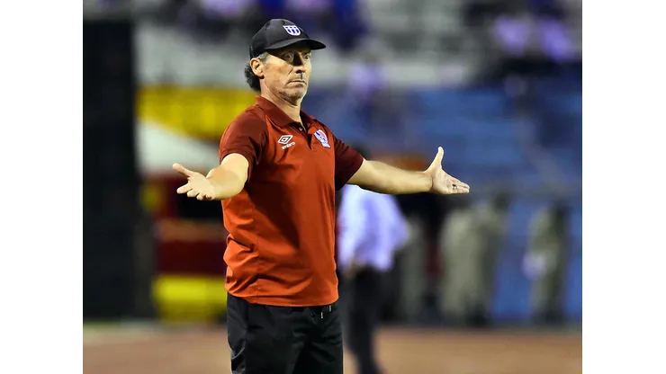 Pedro Troglio a punto de romper un récord en Honduras