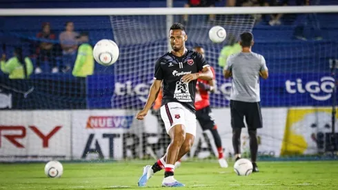 El hondureño Alex López es señalado por grave error en semifinal contra Cartaginés
