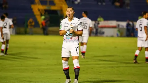Alajuelense y Cartaginés empataron en el juego de ida de semifinales