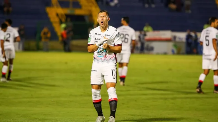 Alajuelense y Cartaginés empataron en el juego de ida de semifinales