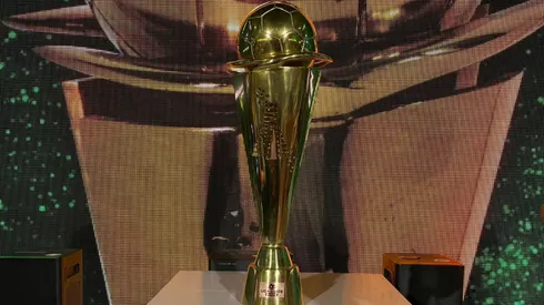 La Liga Nacional de Guatemala presentó su nuevo trofeo (Liga Nacional)