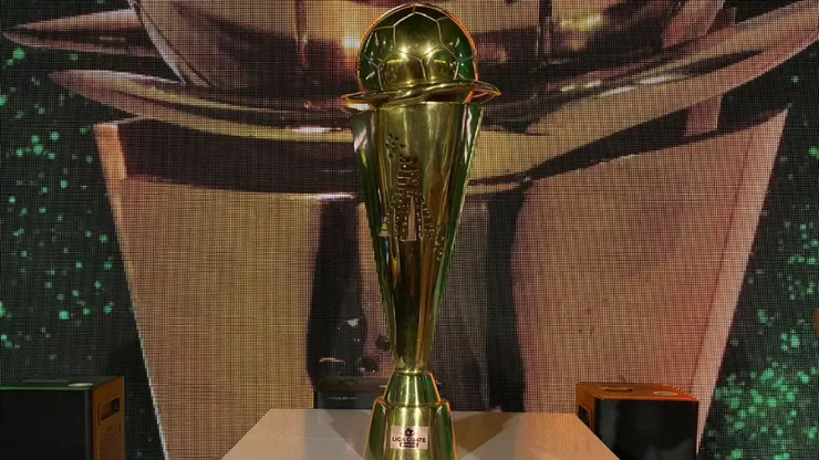 La Liga Nacional de Guatemala presentó su nuevo trofeo (Liga Nacional)