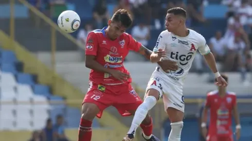 Fesfut le da una mano a Alianza para que no pierda puntos (El Gráfico)