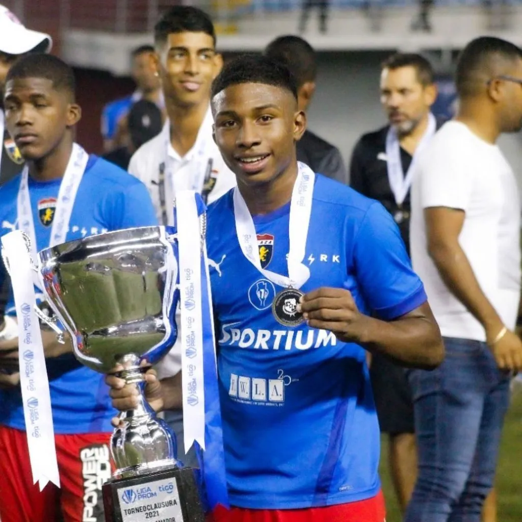 Dawson campeón de Segunda División en el 2021 (Foto: Plaza Amador)