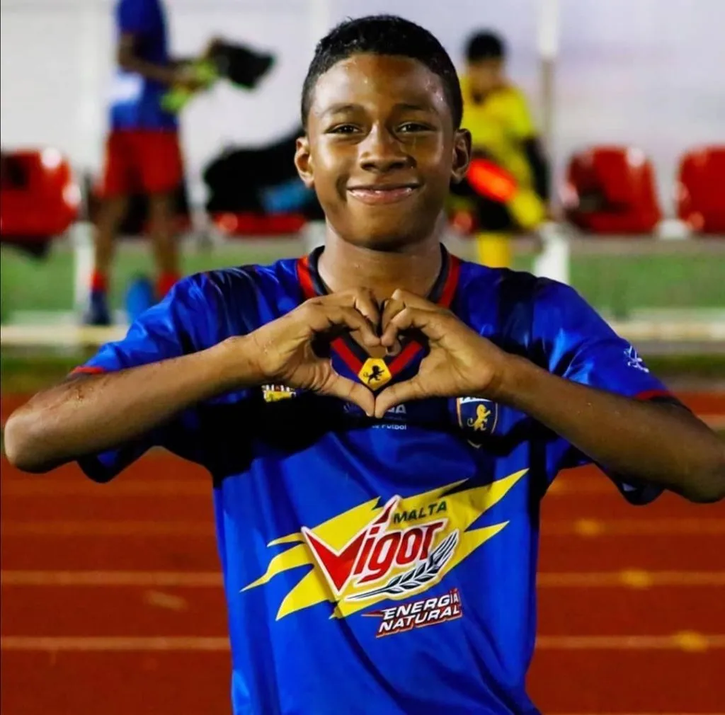 Dawson con la camiseta de Plaza Amador (Foto Plaza Amador)