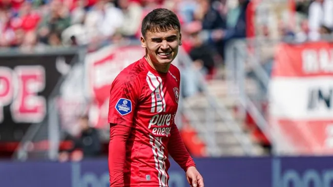 Manfred Ugalde of FC Twente during the Eredivisie match between FC Twente and Sparta Rotterdam/Getty Images.