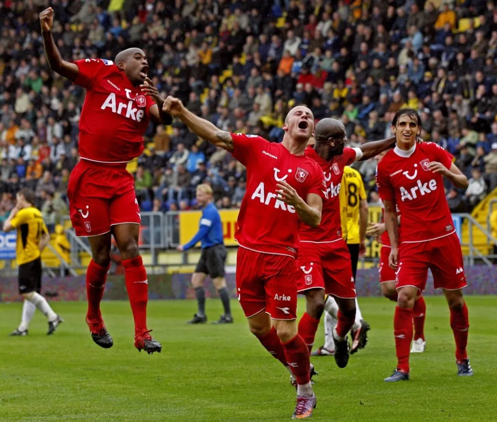 Así celebró Bryan Ruiz y el FC Twente su título en 2010