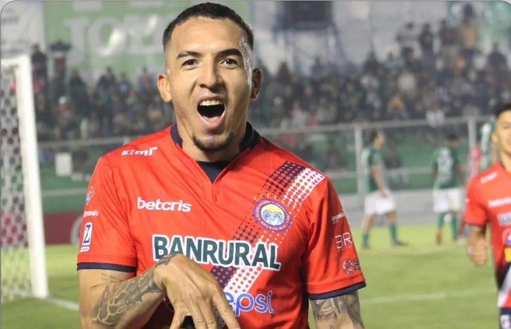 Villa responde con goles las expectativas por su llegada.