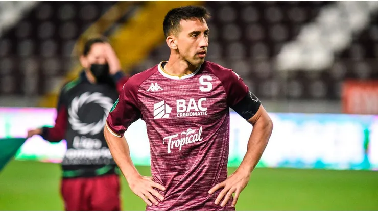"Ya pesa tener 36 años": Mariano Torres, capitán del Saprissa, empieza a hablar del retiro