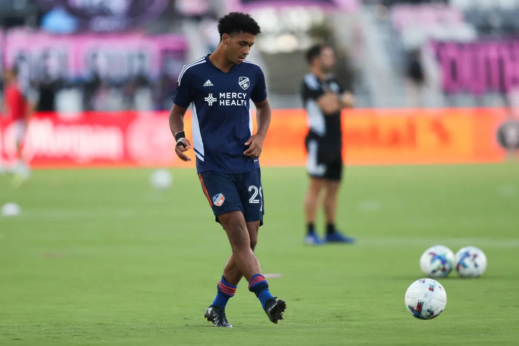 Arquimides Ordóñez #29 of FC Cincinnati warms up against Inter Miami CF. (Photo by Lauren Sopourn/Getty Images)