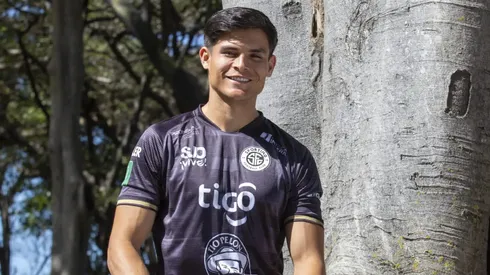 Exfutbolista de Alajuelense, Herediano y Saprissa anuncia retiro prematuro (El Mundo CR)