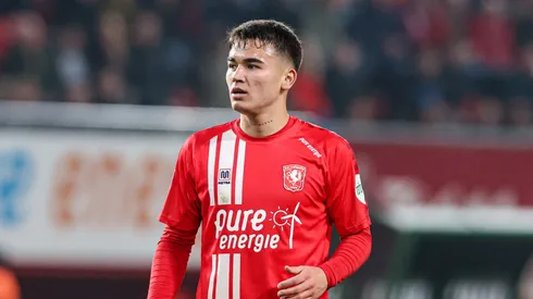 Problemas para Manfred Ugalde desde Europa con el FC Twente