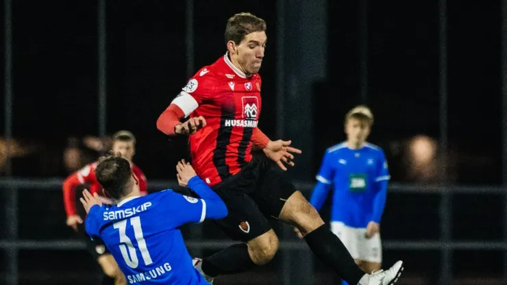 Pablo Punyed marcó un doblete en Islandia.