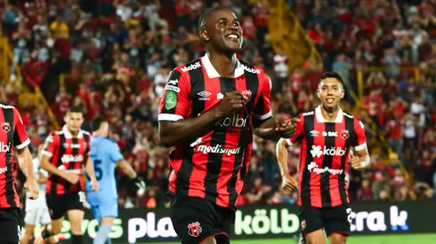 Joel Campbell anotó su primer gol con Alajuelense