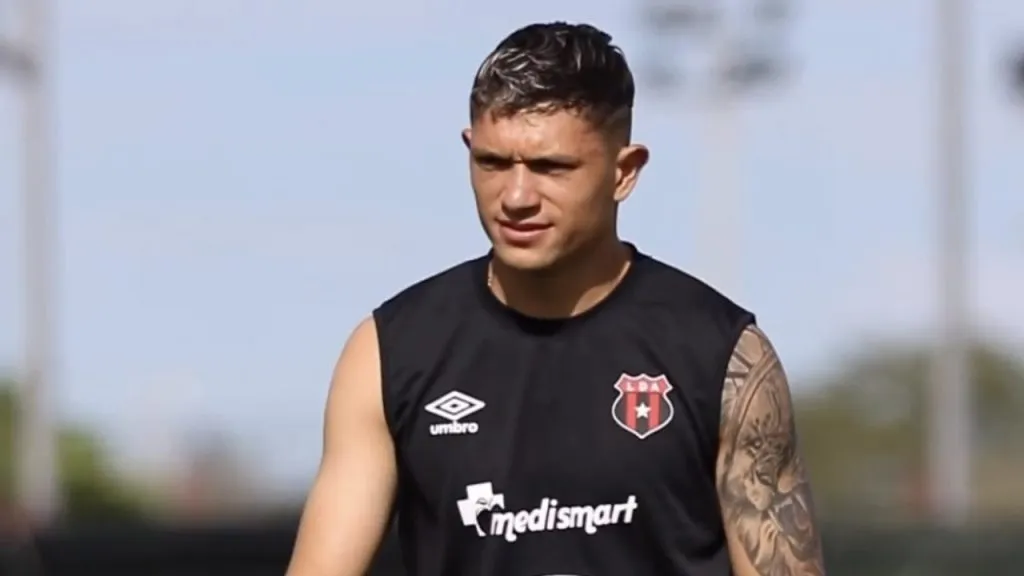 Anthony Hernández está en la mira del Piojo Herrra (LDA).