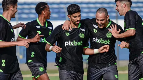 Gerardo Gordillo hizo un gol histórico con su club de Brasil (Esporte Clube Juventude)