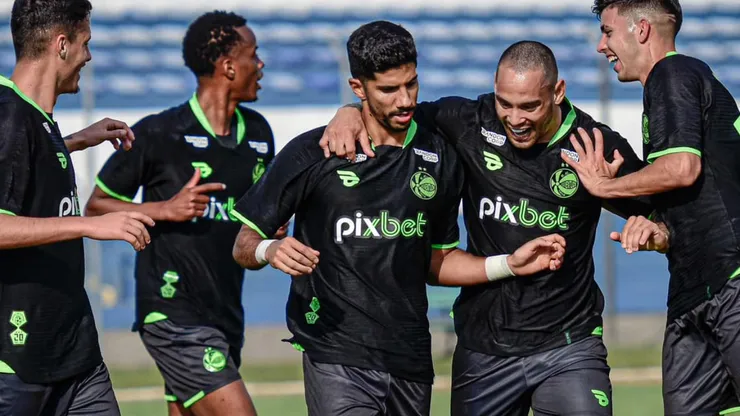 Gerardo Gordillo hizo un gol histórico con su club de Brasil (Esporte Clube Juventude)