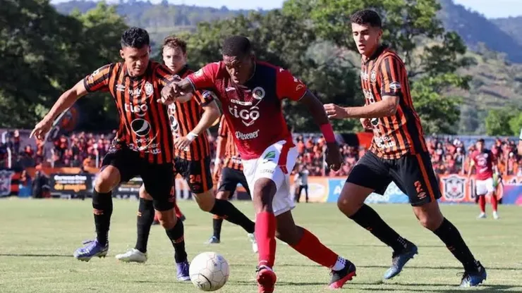 FAS y Águila negocian con INDES para jugar en otros estadios.