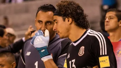 El impresionante registro de Guillermo Ochoa que liquidó a Keylor Navas en Copa Oro