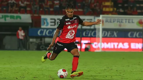 Alajuelense suma otra baja a pocos días de iniciar el torneo