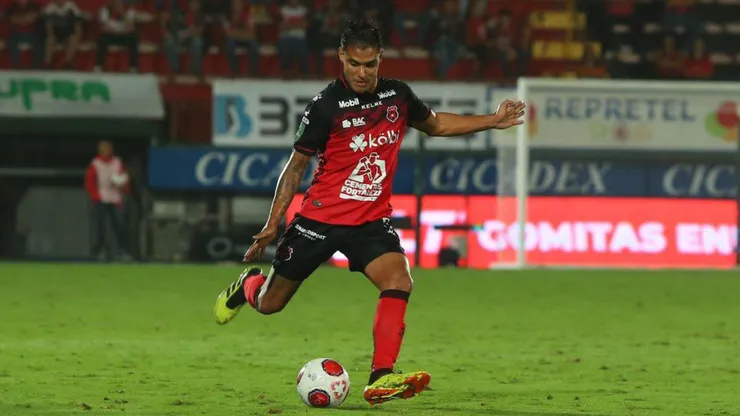 Alajuelense suma otra baja a pocos días de iniciar el torneo