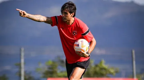 Bryan Ruiz reveló que tipo de entrenador quiere ser