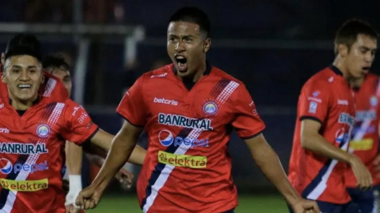 Guatemala cerca de fichar por un club de Portugal (Xelajú)