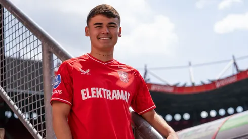Manfred Ugalde tras firmar con Twente: "es uno de los días más felices de mi vida” (Twente)