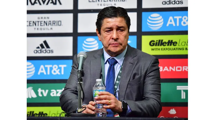 Luis Fernando Tena llenó de elogios a Nicholas Hagen